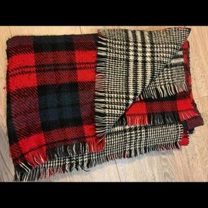 Double sided check scarf